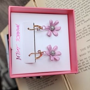 NWT Betsey Johnson Pink and Gold Flower Earrings